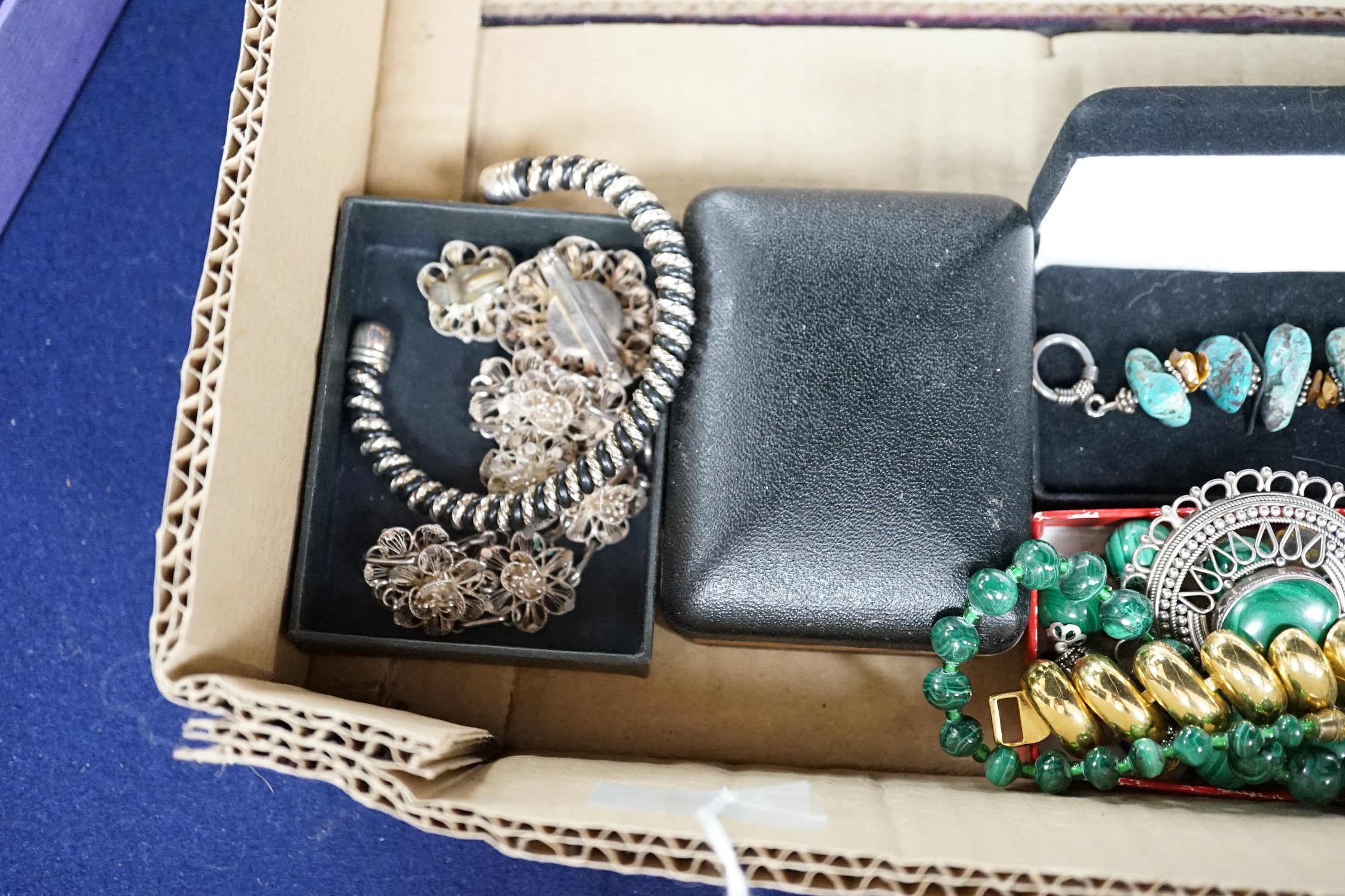 A quantity of assorted jewellery including 925 and costume and other items including a modern silver heart shaped scent bottle and wrist watches.